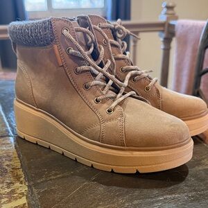 Dr. Scholl’s Nice Day Max Alpine Ankle Boot